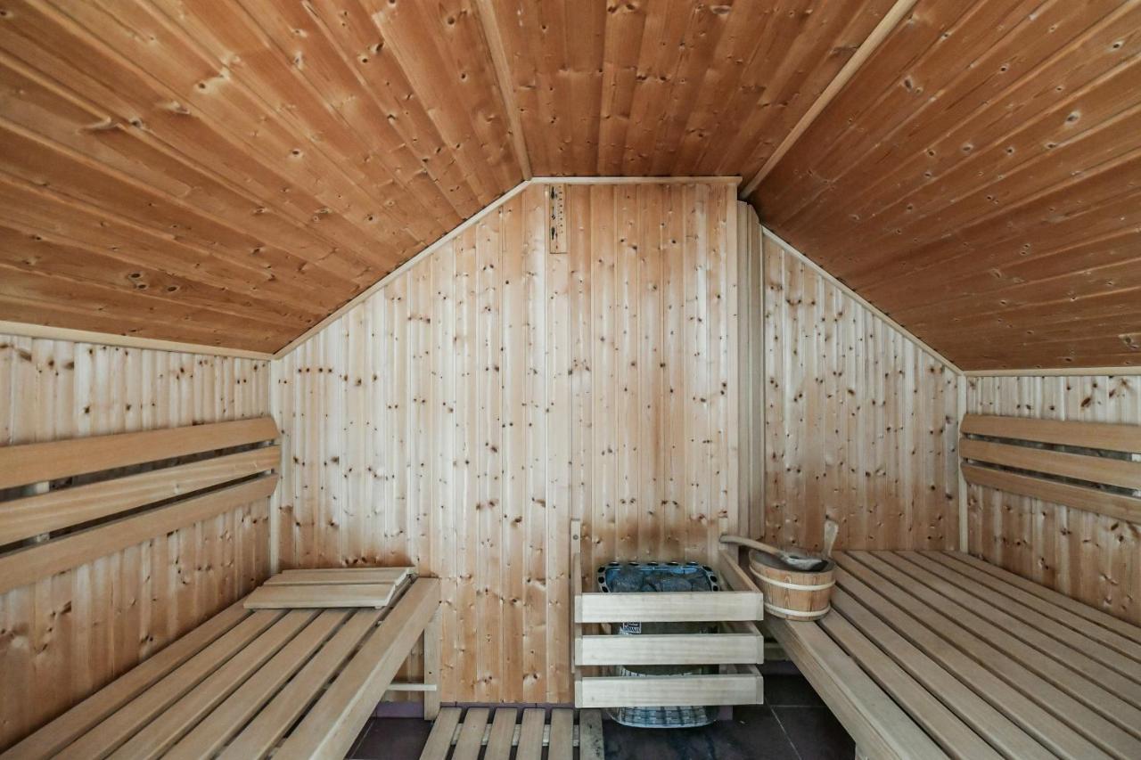 Luxury Central Penthouse With Sauna, Terrace, 250M2, 5Bdrm, 3Bthrm Praga Exterior foto