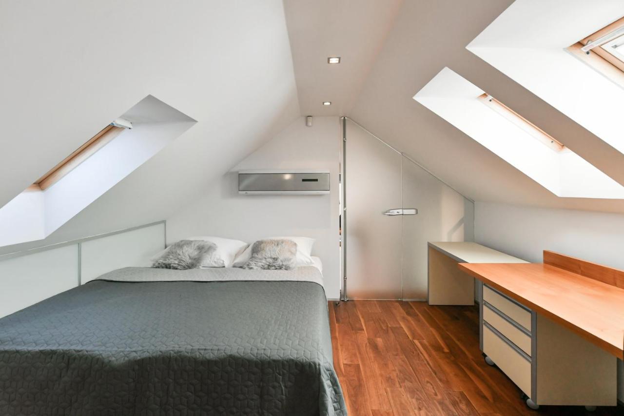 Luxury Central Penthouse With Sauna, Terrace, 250M2, 5Bdrm, 3Bthrm Praga Exterior foto