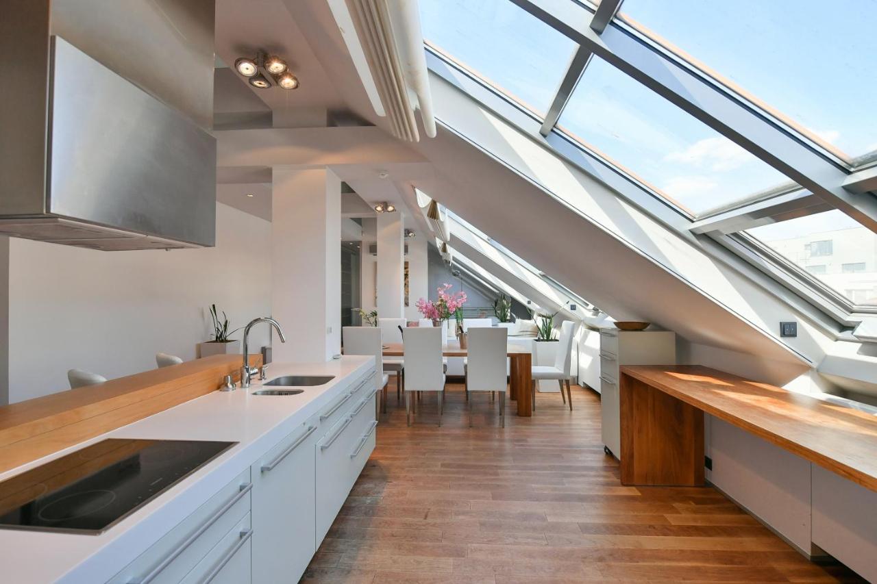 Luxury Central Penthouse With Sauna, Terrace, 250M2, 5Bdrm, 3Bthrm Praga Exterior foto